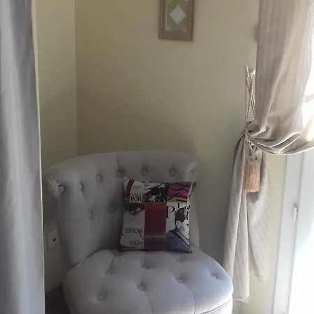 Du Cote De Lacoume Bed & Breakfast