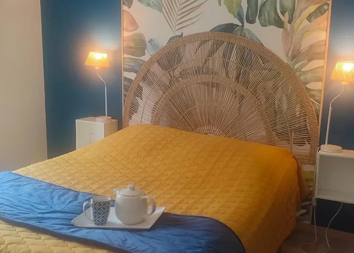 Du Cote De Lacoume Bed & Breakfast 3*