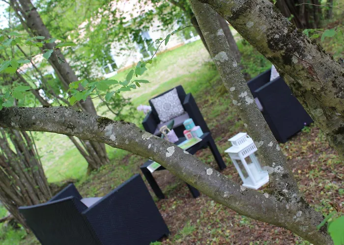 Du Cote De Lacoume Bed & Breakfast