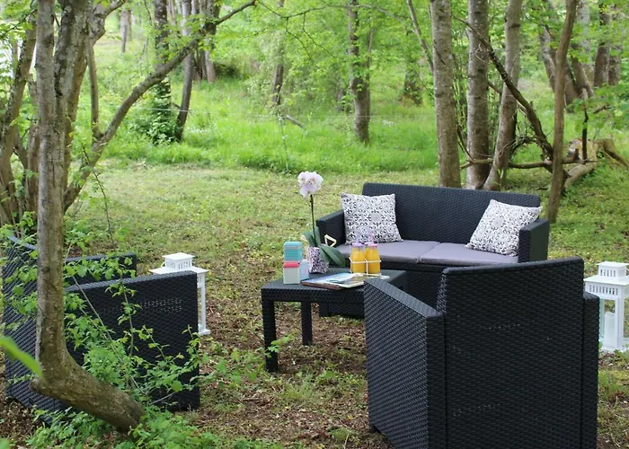 Du Cote De Lacoume Bed & Breakfast 3*