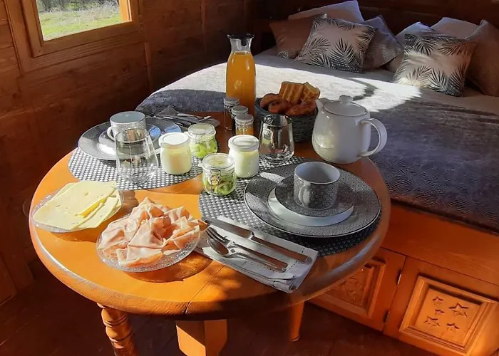 Du Cote De Lacoume Bed & Breakfast Anla