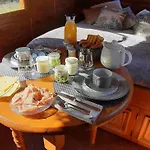 Du Cote De Lacoume 3*