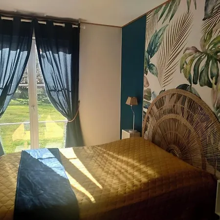 Du Cote De Lacoume Oda ve Kahvaltı