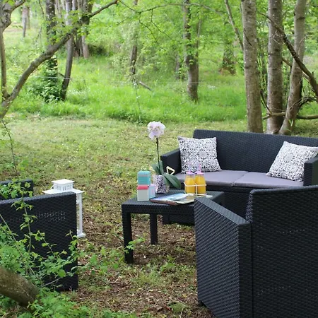 Du Cote De Lacoume Bed & Breakfast *