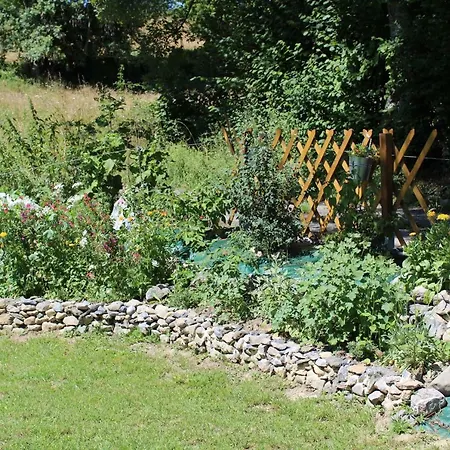 Du Cote De Lacoume Bed & Breakfast *
