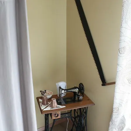Du Cote De Lacoume Bed & Breakfast Anla