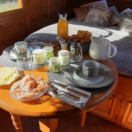 Du Cote De Lacoume Bed & Breakfast Anla